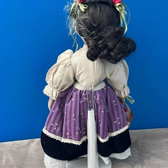 NWT SOFT EXPRESSIONS JENNY FAITH / GENUINE FINE BISQUE PORCELAIN - Picture 3 of 3